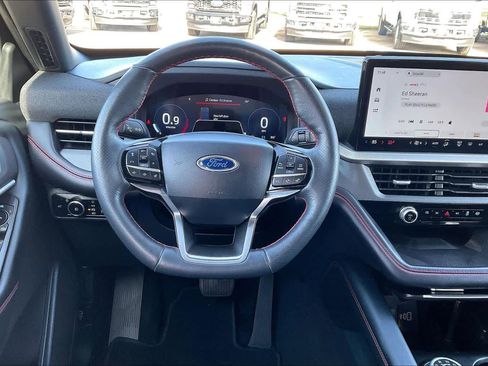 Used 2025 Ford Explorer ST-Line image 5