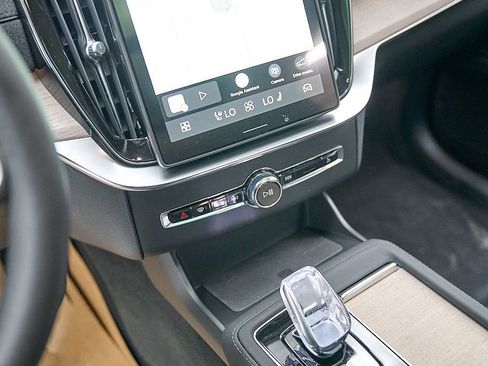 New 2026 Volvo XC90 B6 Plus w/ Protection Package AWD/4WD image 16