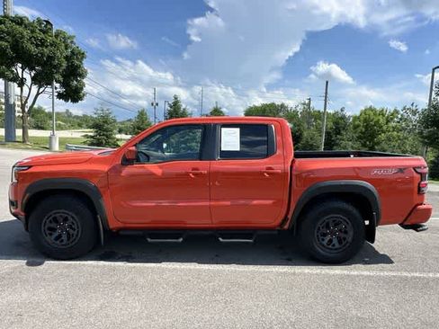 Used 2025 Nissan Frontier Pro-X RWD image 2