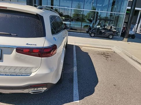 Used 2024 Mercedes-Benz GLS 450 4MATIC image 8