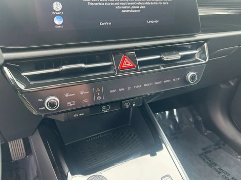 Used 2024 Kia Niro Wind FWD image 25