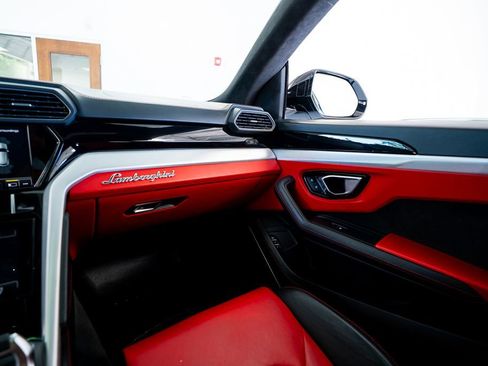 Used 2022 Lamborghini Urus AWD/4WD image 49