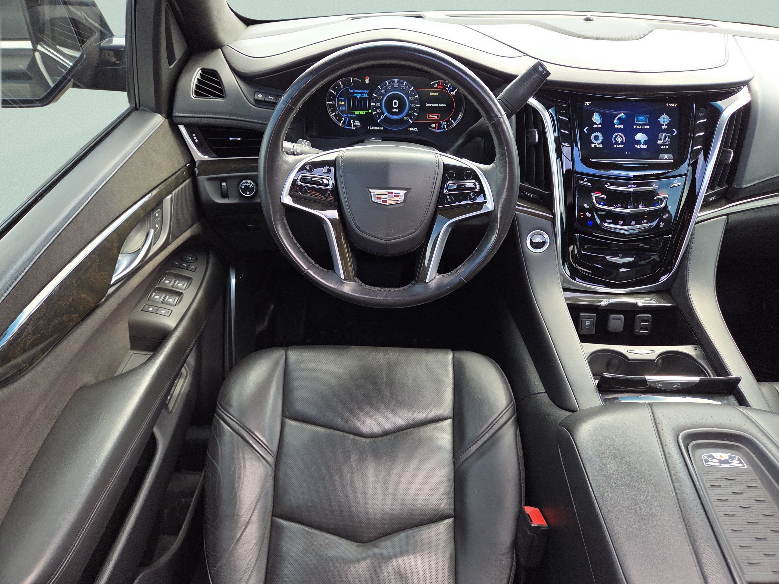 Used 2017 Cadillac Escalade Platinum AWD/4WD image 4