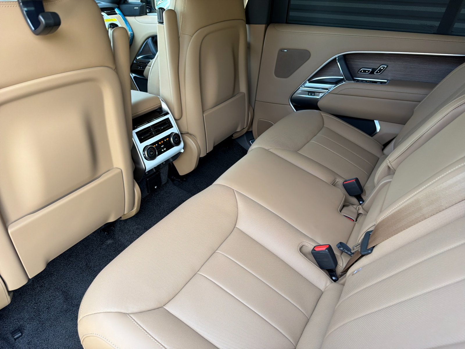 New 2026 Land Rover Range Rover Long Wheelbase SE AWD/4WD image 12