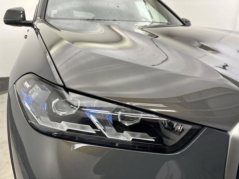 New 2026 BMW X5 xDrive50e w/ Climate Comfort Package image 18