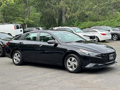 Used 2022 Hyundai Elantra SE