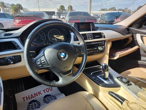 Used 2018 BMW 320i Sedan image 10