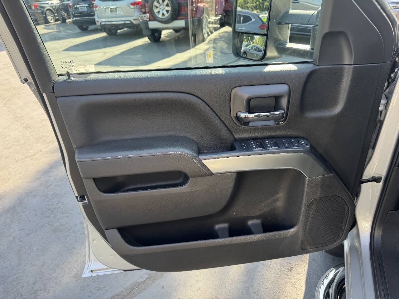 Used 2017 Chevrolet Silverado 1500 LT w/ All Star Edition AWD/4WD image 14