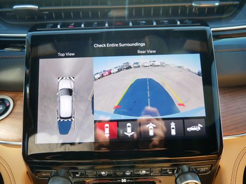 New 2025 Jeep Grand Cherokee Summit image 12