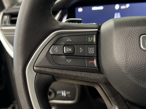 Used 2023 Jeep Grand Cherokee Limited image 30