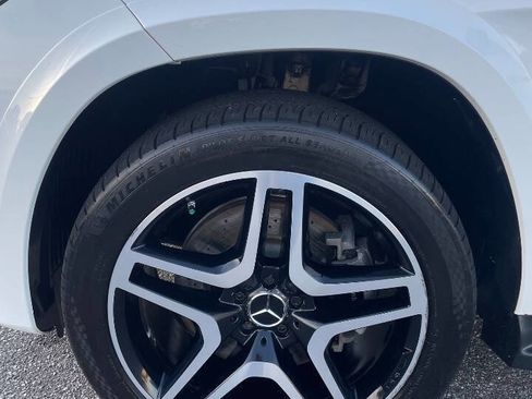 Used 2017 Mercedes-Benz GLS 550 4MATIC image 32