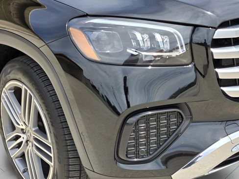 Certified 2025 Mercedes-Benz GLS 450 4MATIC image 37