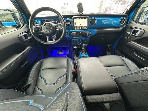 Used 2022 Jeep Wrangler Unlimited Sahara w/ Cold Weather Group image 22