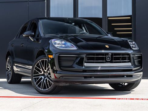 New 2026 Porsche Macan AWD/4WD image 6