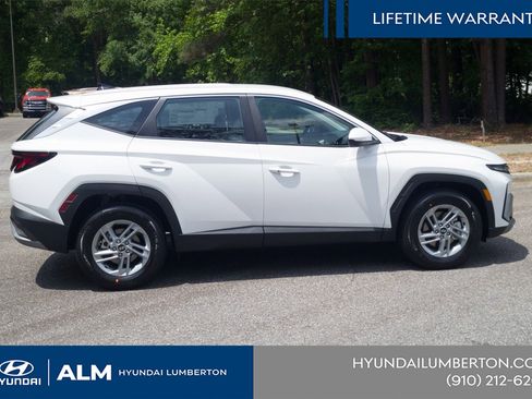 New 2025 Hyundai Tucson SE image 5