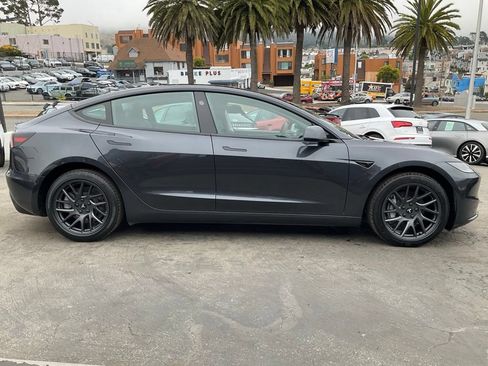 Used 2025 Tesla Model 3 RWD image 3
