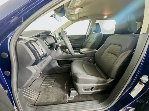 Used 2025 Nissan Pathfinder SV FWD image 13