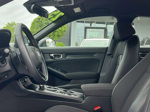 Used 2025 Honda Civic Sport image 10