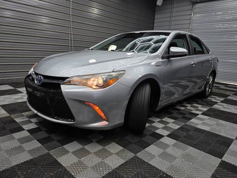 Used 2015 Toyota Camry SE w/ Moonroof Package FWD image 38