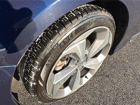 Used 2018 Honda Accord Touring image 9