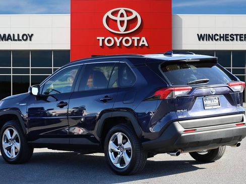 Used 2021 Toyota RAV4 XLE Premium image 2