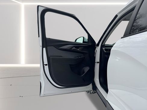 Used 2023 Chevrolet TrailBlazer LT w/ Convenience Package image 18