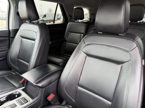 Used 2023 Ford Explorer XLT w/ Equipment Group 202A image 11