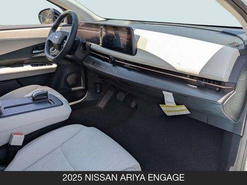 Used 2025 Nissan Ariya AWD image 23