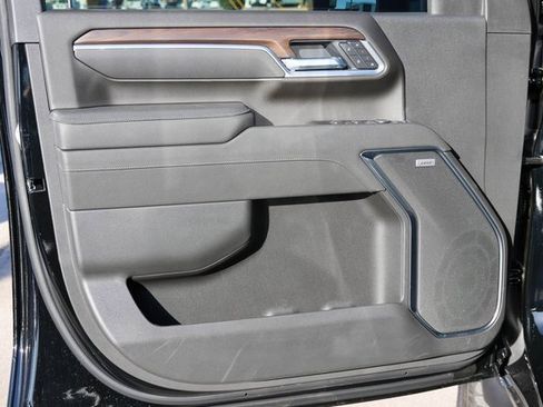 New 2026 GMC Sierra 3500 SLT image 9