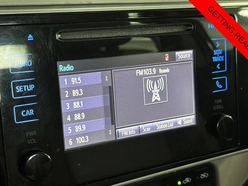 Used 2017 Toyota Corolla LE w/ Carpet Mat Package (TMS) FWD image 17