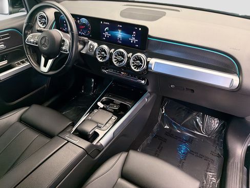 Used 2023 Mercedes-Benz GLB 250 w/ Premium Package image 12