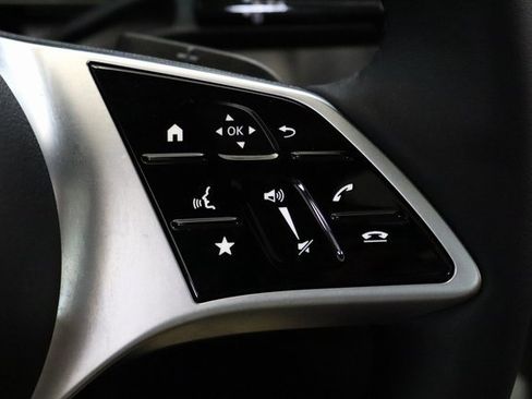 Used 2024 Mercedes-Benz GLC 300 4MATIC w/ Driver Assistance Package image 6