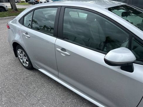 Used 2025 Toyota Corolla LE FWD image 10
