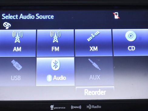Used 2018 Toyota Highlander XLE AWD/4WD image 17