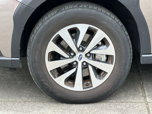 Used 2024 Subaru Outback Premium AWD/4WD image 23