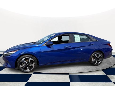 Certified 2023 Hyundai Elantra SEL w/ Convenience Package FWD image 3