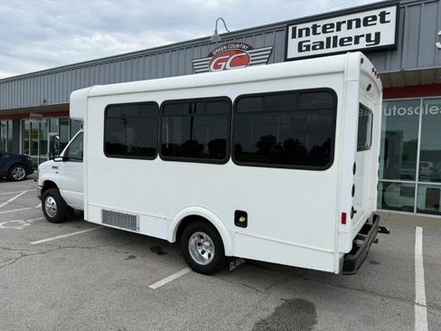Used 2015 Ford E-350 and Econoline 350 Super Duty RWD image 5