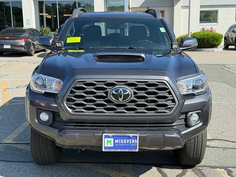 Used 2022 Toyota Tacoma TRD Sport AWD/4WD image 9