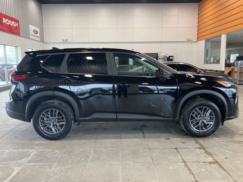 Used 2026 Nissan Rogue SV image 4