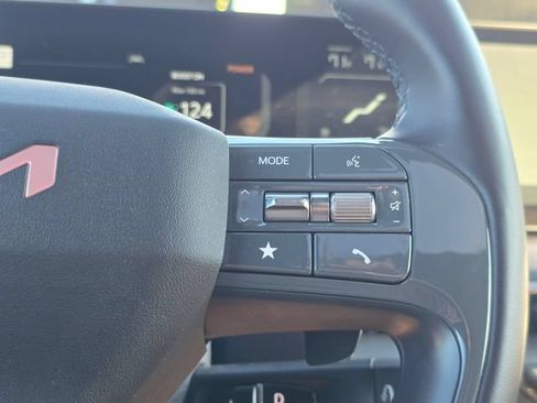 Certified 2024 Kia EV9 GT-Line AWD/4WD image 36