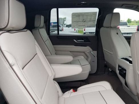 New 2026 GMC Yukon XL Denali w/ Sun & Power Step Package AWD/4WD image 12