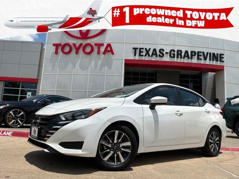 Used 2025 Nissan Versa SV FWD image 1