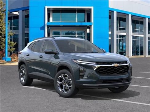 New 2026 Chevrolet Trax LT FWD image 7
