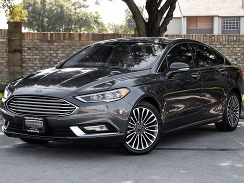Used 2017 Ford Fusion Titanium image 11