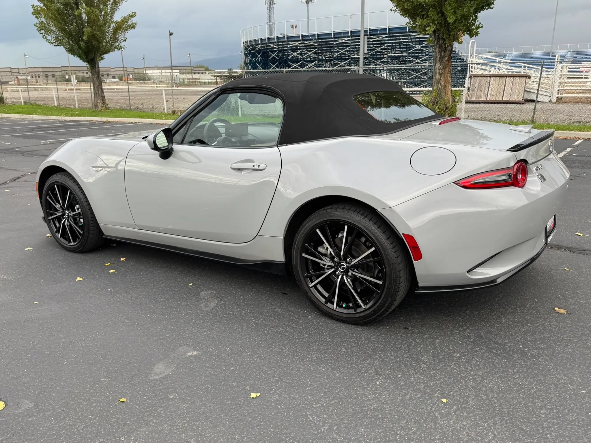 Used 2024 MAZDA MX-5 Miata Grand Touring w/ Appearance Package RWD image 4