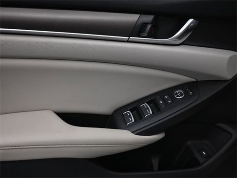 Used 2019 Honda Accord LX image 22