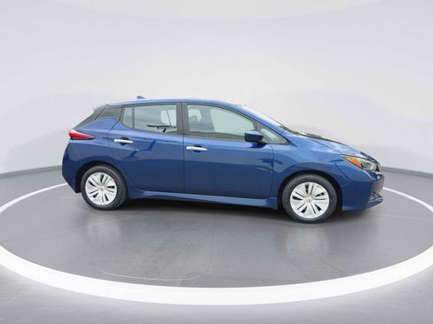 Used 2022 Nissan Leaf S FWD image 9