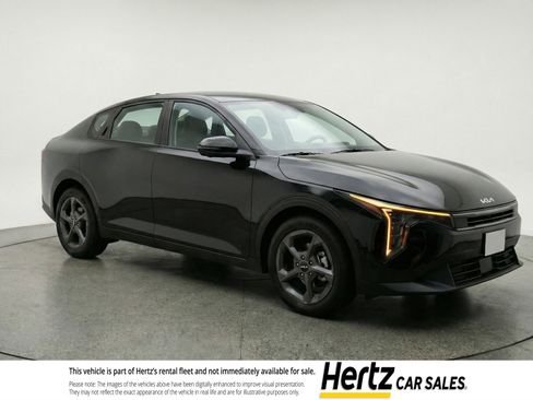 Used 2025 Kia K4 LXS FWD image 1