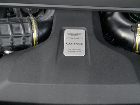 Used 2019 Aston Martin V8 Vantage Coupe image 47