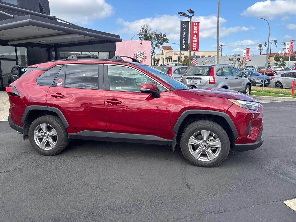 Used 2024 Toyota RAV4 LE AWD/4WD image 3